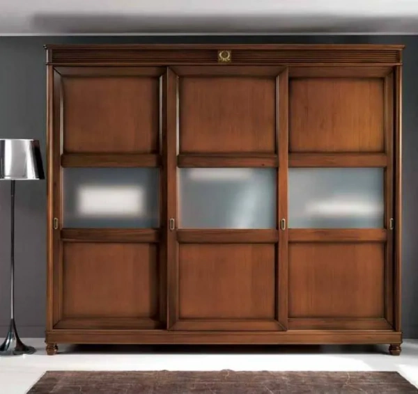 Шкаф-купе 3х дверный "Мария Сильва" Орех MS901  купить в интернет магазине Мебель из массива. Звоните +7 495 961-63-63 Шкафы для одежды из массива дерева