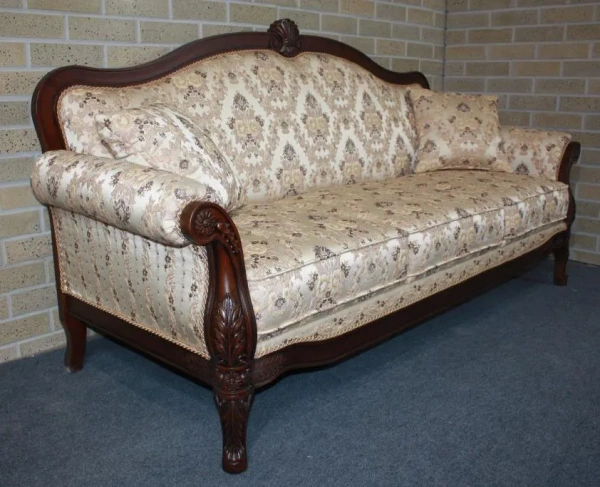 Диван из массива 3-х мест. "Романья"  